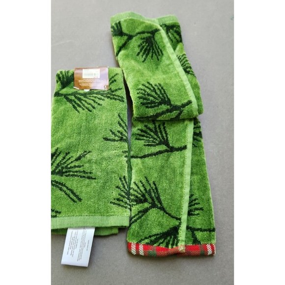 St Nicholas Square Fingertip Guest Towels Cardinal Tartan Design Deck The Halls - Picture 9 of 9